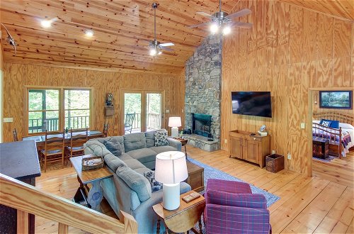 Photo 8 - Relaxing Saluda Home Near Waterfall Trails
