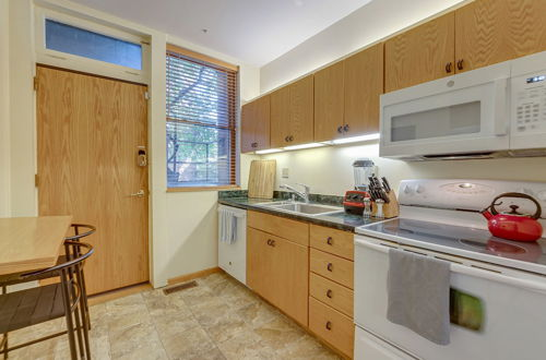 Photo 10 - Central West End Condo < 1 Mi to Forest Park