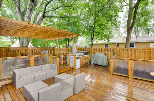 Photo 3 - South Haven Oasis - Private Hot Tub, Pool & Grill