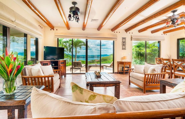 Hacienda-style Villa With Pool and Sweeping Ocean Views Above Potrero - Foto 18