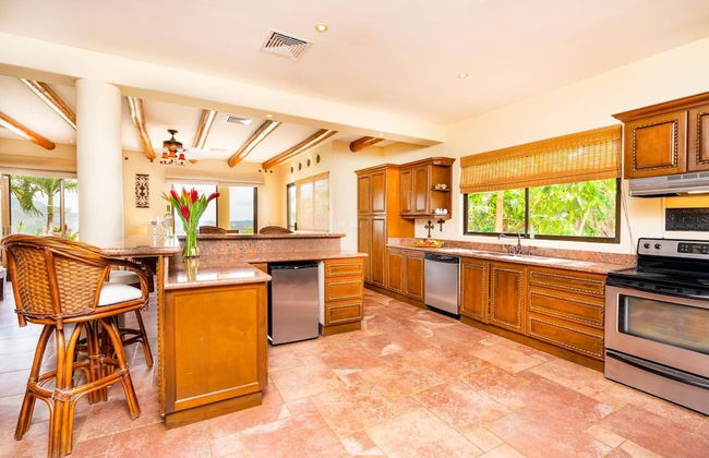 Hacienda-style Villa With Pool and Sweeping Ocean Views Above Potrero - Foto 13
