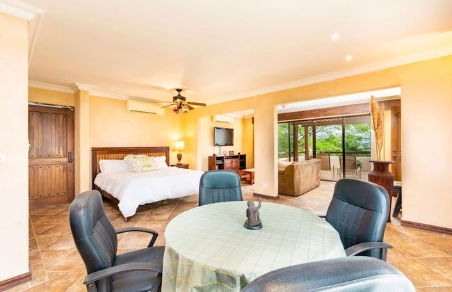 Hacienda-style Villa With Pool and Sweeping Ocean Views Above Potrero - Foto 2