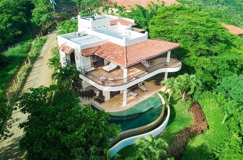 Foto 49 - Hacienda-style Villa With Pool and Sweeping Ocean Views Above Potrero