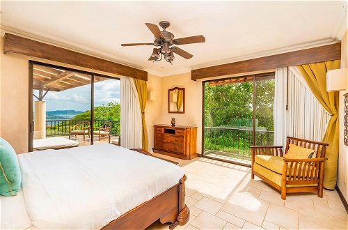 Foto 7 - Hacienda-style Villa With Pool and Sweeping Ocean Views Above Potrero