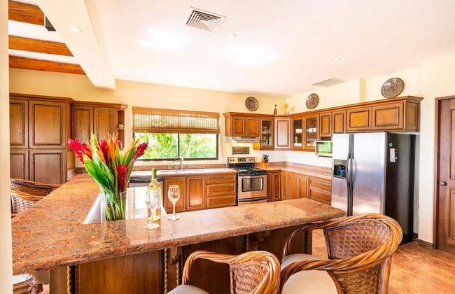 Hacienda-style Villa With Pool and Sweeping Ocean Views Above Potrero - Foto 14