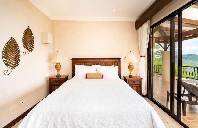 Hacienda-style Villa With Pool and Sweeping Ocean Views Above Potrero - Foto 4