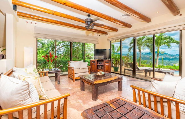 Hacienda-style Villa With Pool and Sweeping Ocean Views Above Potrero - Foto 17