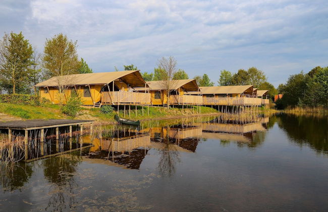 Lovely Tent with Kitchen & Bathroom Located near Pond - Foto 9