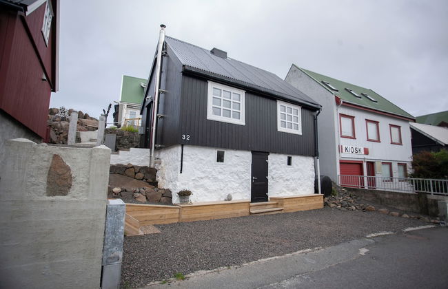 Two Bedroom Vacation Home In The Center Of Tórshavn - Photo 1