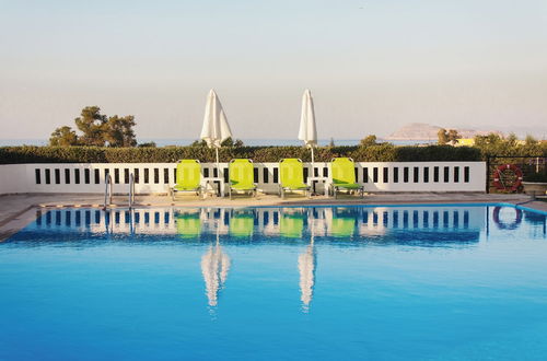 Photo 78 - Villa Cook with pool and sea views