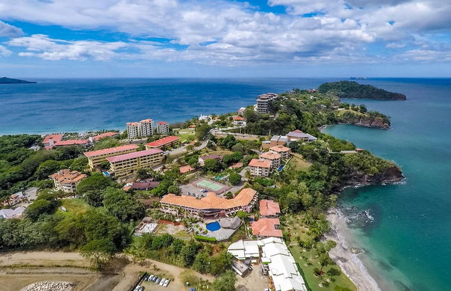 Birds-eye view of the ocean in nicely priced unit on top floor in Flamingo - Foto 28