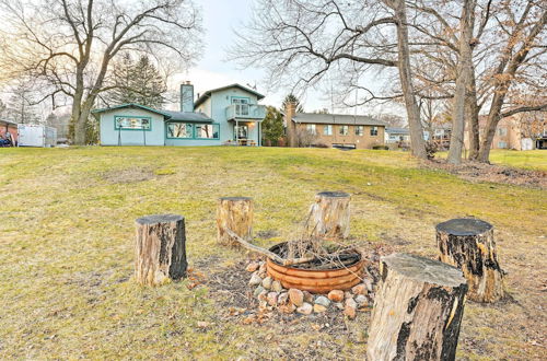 Foto 18 - Lakefront Hartland Cottage w/ Patio & Fire Pits