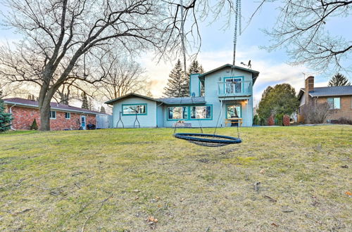 Photo 10 - Lakefront Hartland Cottage w/ Patio & Fire Pits