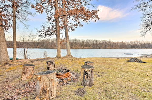 Foto 15 - Lakefront Hartland Cottage w/ Patio & Fire Pits