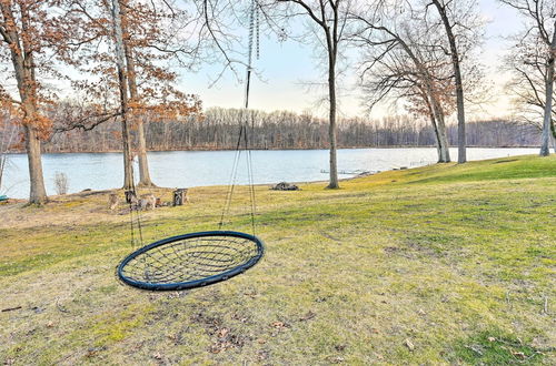 Foto 42 - Lakefront Hartland Cottage w/ Patio & Fire Pits