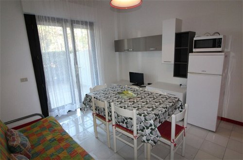 Foto 11 - Apartment in Nice Residence by the Sea With Swimming Pool