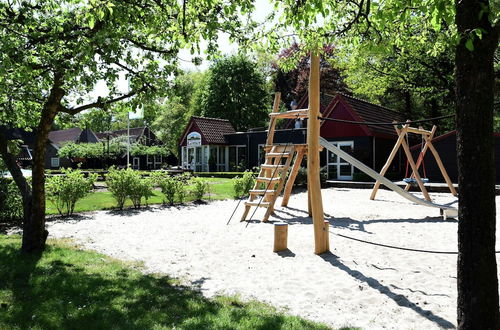 Photo 16 - Cozy Holiday Home with Garden near Zwolle