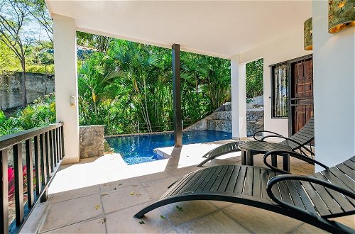 Photo 23 - 4BD Cliffside Home With Pool on Secluded Beach