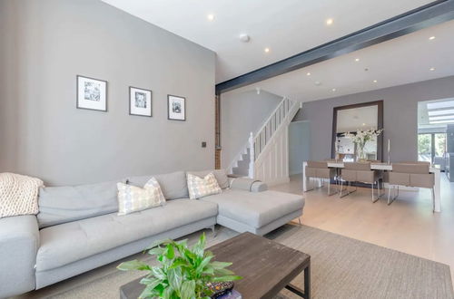 Photo 18 - Stunning 3BD Home - Clapham, Near Northcote Rd