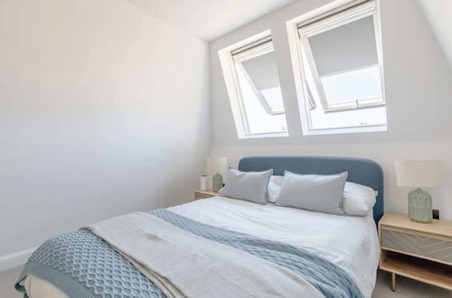 Photo 4 - Stunning 3BD Home - Clapham, Near Northcote Rd