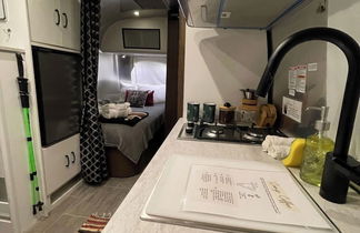 Foto 3 - Airstream with Sunset Deck