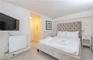 Photo 3 - Chic 2BD Flat - 5 Minutes From Marylebone