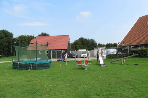 Foto 19 - Detached Holiday Home With Jetty Near Hoorn