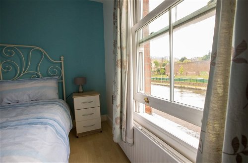 Photo 5 - Gorgeous 3-bedroom Cottage by the River in Reading