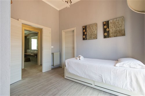 Photo 3 - Altido 2 Bed Villa with Beautiful Garden in Forte dei Marmi