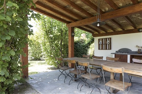 Foto 17 - Altido 2 Bed Villa with Beautiful Garden in Forte dei Marmi