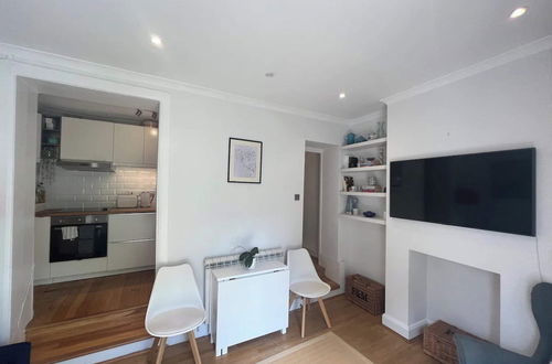 Photo 10 - Beautiful 1BD Flat With Garden - Kentish Town