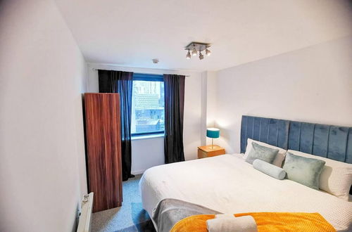 Photo 14 - 2-bed Apartment Near City Centre