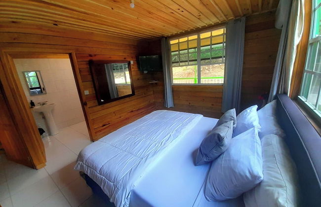 Pinard's Mountain Resort- Cottage 8 - Photo 13