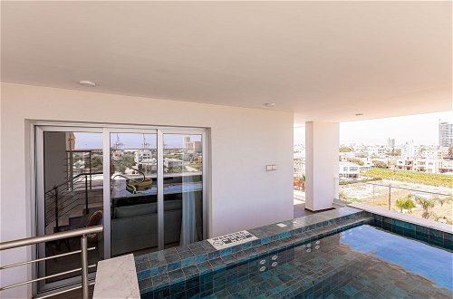 Foto 20 - YAMAS Urban Living Sunny Pool Penthouse