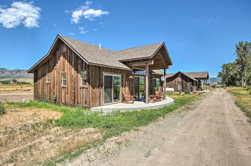 Photo 14 - Dreamy Mountain-view Cabin Near Yellowstone