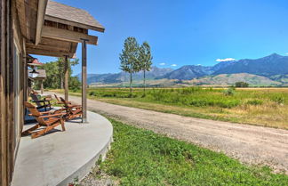 Photo 1 - Dreamy Mountain-view Cabin Near Yellowstone