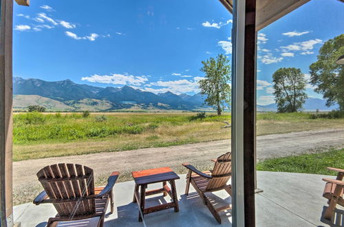 Photo 4 - Dreamy Mountain-view Cabin Near Yellowstone