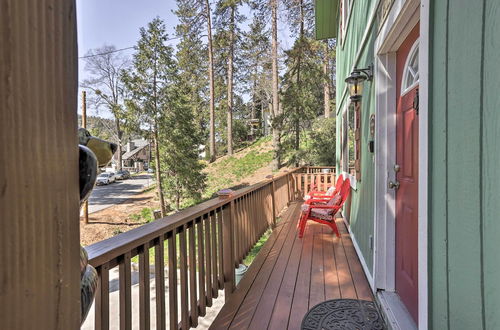 Foto 2 - Remodeled Crestline Retreat: Walk to Lake Gregory