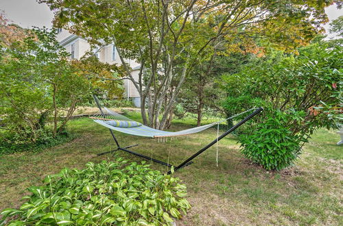 Photo 2 - Cozy Cape Cod Cottage, Walk to Monument Beach