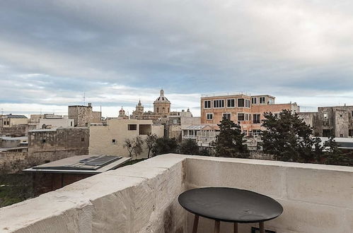 Photo 23 - Rabat l.o. MDINA-THE BEDROOM-TUB