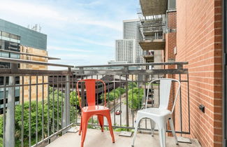 Photo 3 - Austin Comfy 1BD 1BA Downtown Apartment