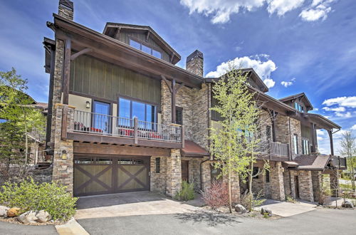 Photo 5 - Lavish Fraser Townhome With Deck & Mountain Views