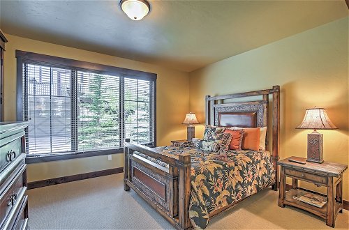 Photo 12 - Lavish Fraser Townhome With Deck & Mountain Views