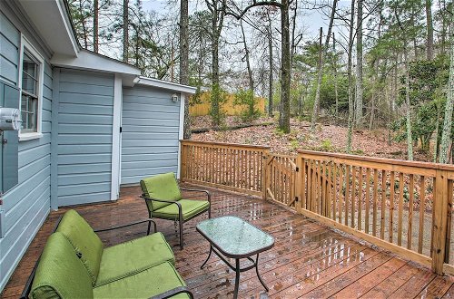 Foto 21 - Centrally Located Hot Springs Home w/ Deck