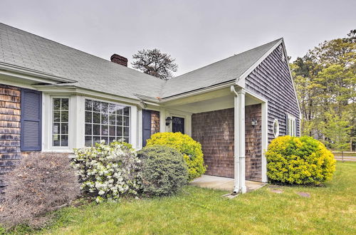 Photo 5 - Spacious Getaway W/deck - Walk to Nantucket Sound