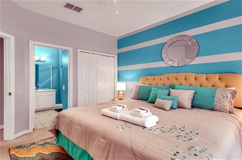 Foto 11 - All En-suite Bath 5BR Disney Home w Pool SPA