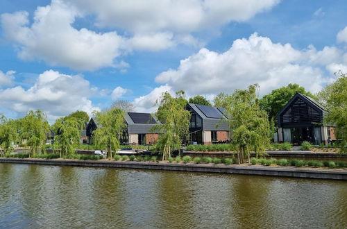 Photo 36 - Luxury Villa With Private Terrace on the Water