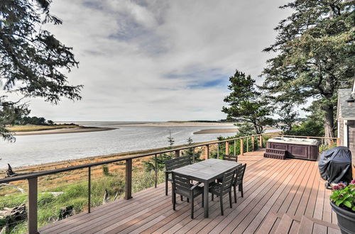 Photo 12 - Waterfront Seaside Beach Home w/ Views & Hot Tub