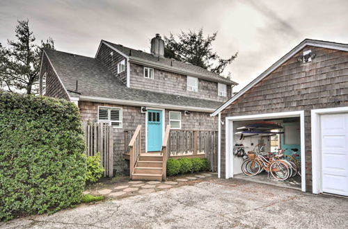 Photo 14 - Waterfront Seaside Beach Home w/ Views & Hot Tub