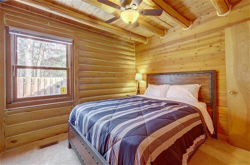 Foto 23 - Interlochen Cabin w/ Fireplace - Near State Park